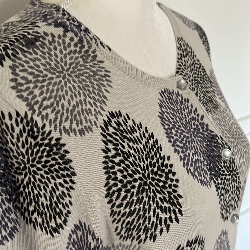 Izod grey black dusty lavender fireworks pattern cardigan. - Picture 2 of 8